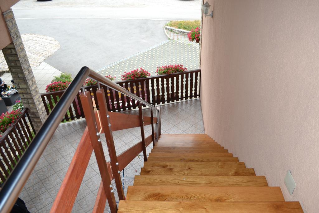 Guesthouse Zalac สลูน ภายนอก รูปภาพ