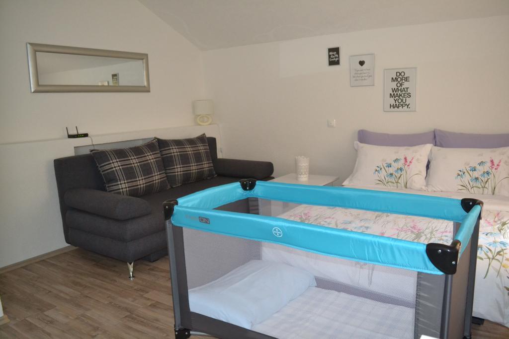 Guesthouse Zalac สลูน ภายนอก รูปภาพ