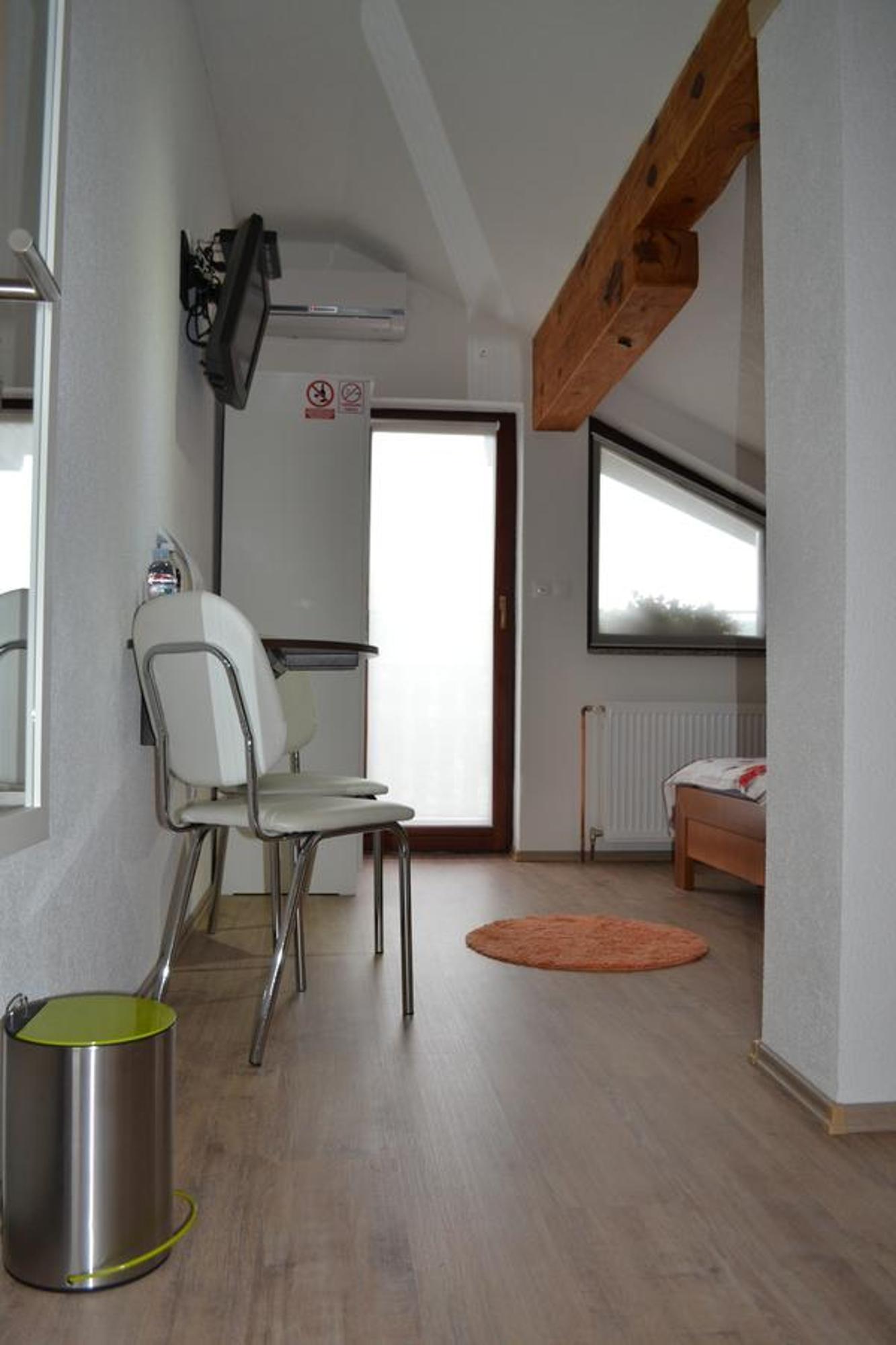 Guesthouse Zalac สลูน ภายนอก รูปภาพ
