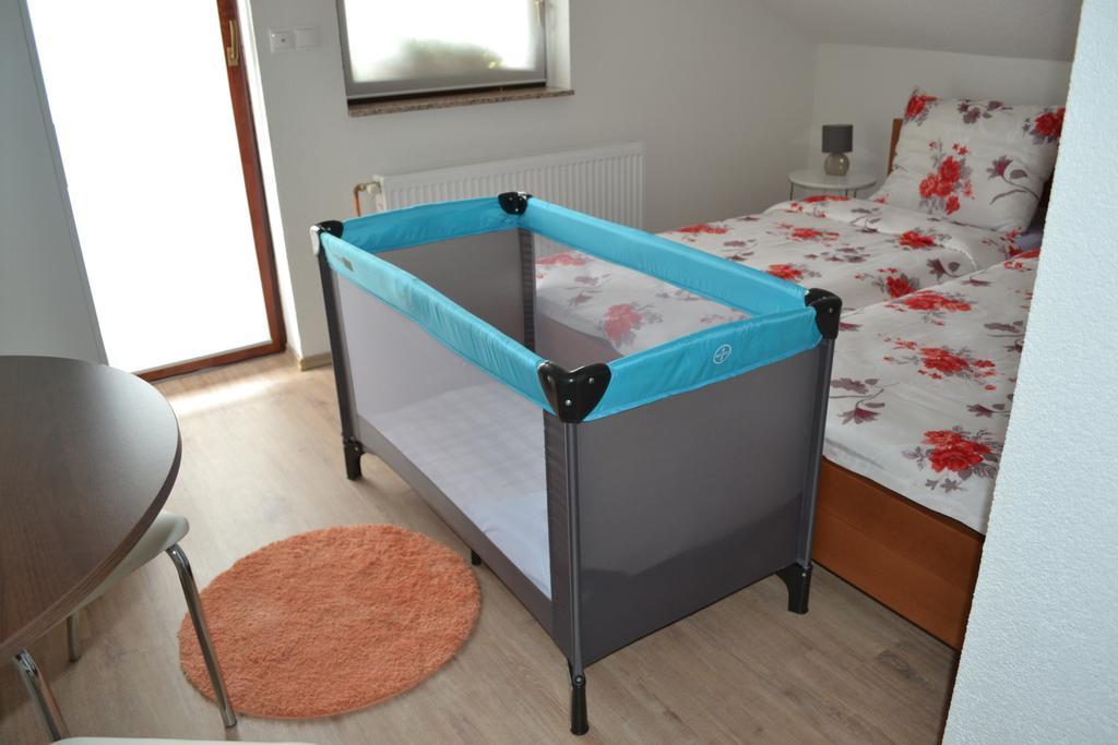 Guesthouse Zalac สลูน ภายนอก รูปภาพ
