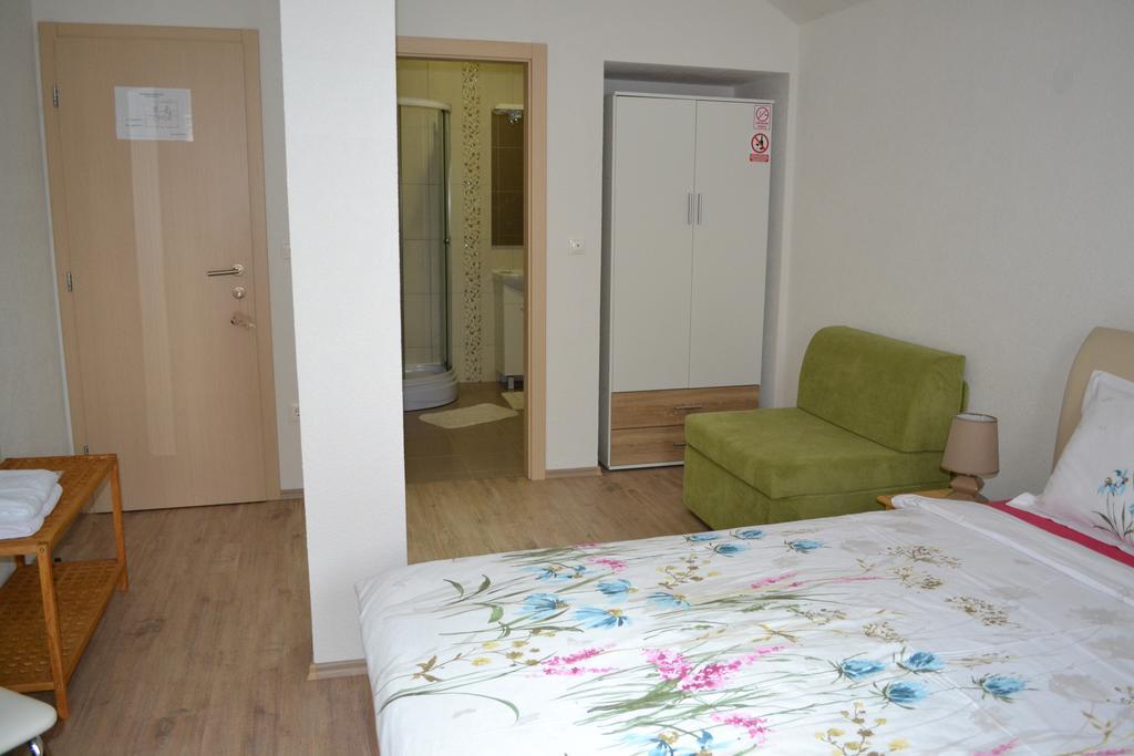 Guesthouse Zalac สลูน ภายนอก รูปภาพ