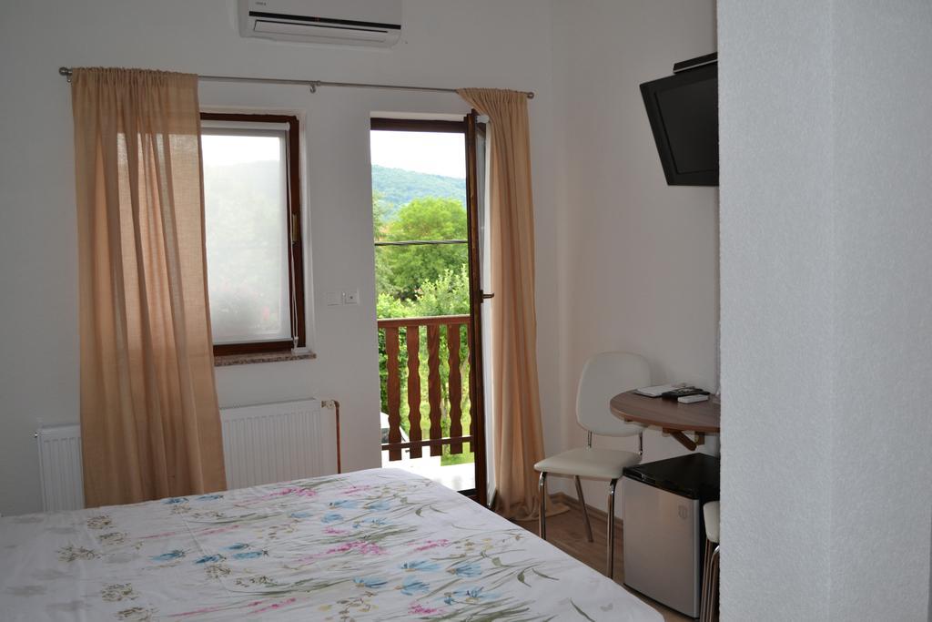 Guesthouse Zalac สลูน ภายนอก รูปภาพ