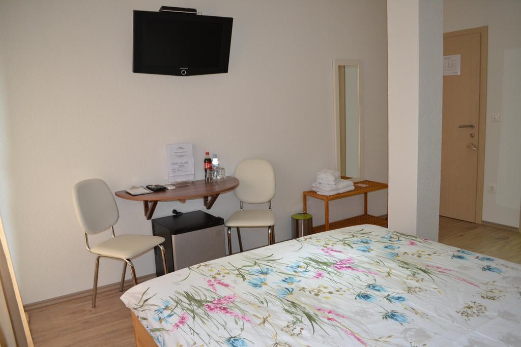 Guesthouse Zalac สลูน ภายนอก รูปภาพ
