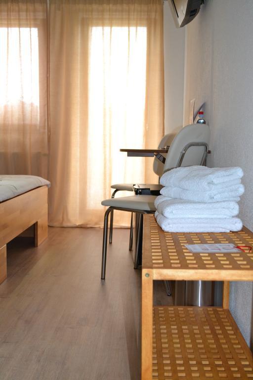 Guesthouse Zalac สลูน ภายนอก รูปภาพ